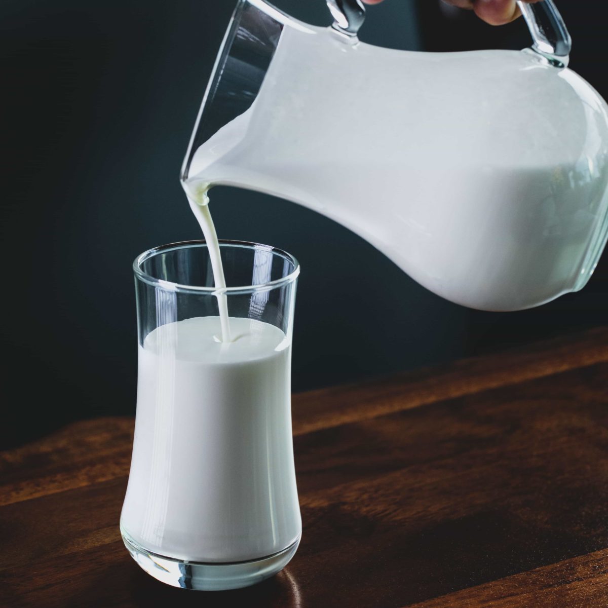 Milk Isn’t Bad For You (But 6 Types of People May Want to Avoid It)